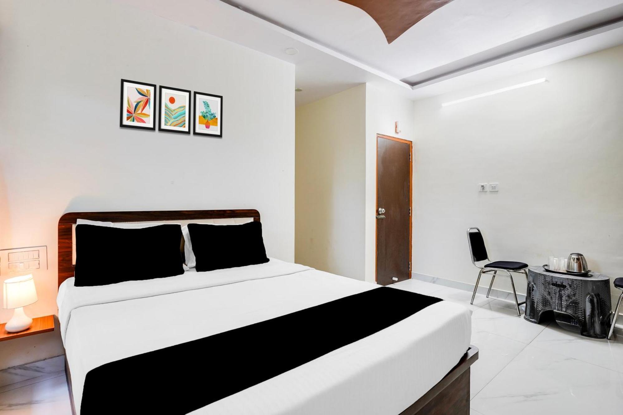 Super Townhouse Bidadi Formerly Royal Garuda Luaran gambar