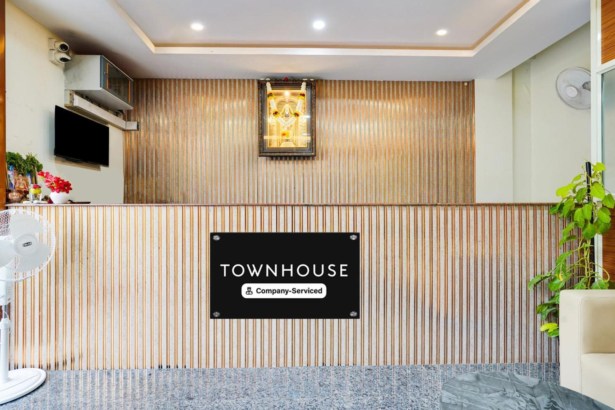 Super Townhouse Bidadi Formerly Royal Garuda Luaran gambar